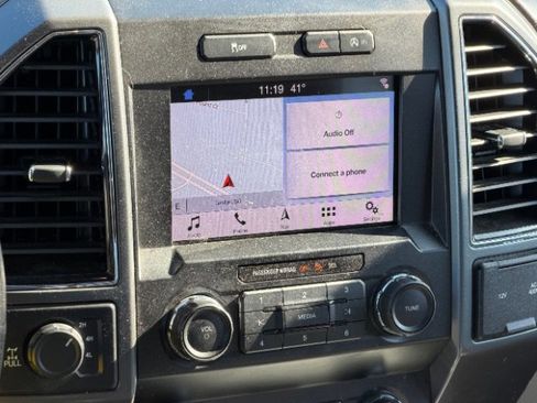 Used 2019 Ford F150 XLT w/ Equipment Group 302A Luxury image 4