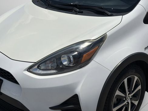 Used 2018 Toyota Prius C Two FWD image 6