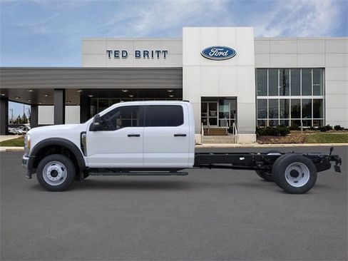 New 2025 Ford F450 XL w/ XL Chrome Package image 4