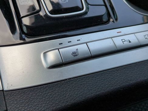 Certified 2024 Kia Carnival EX FWD image 23