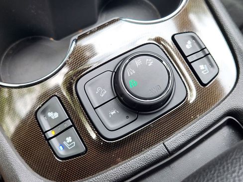 Used 2023 GMC Acadia AT4 w/ Technology Package AWD/4WD image 20
