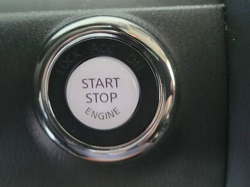 Used 2023 Nissan Armada SV image 11