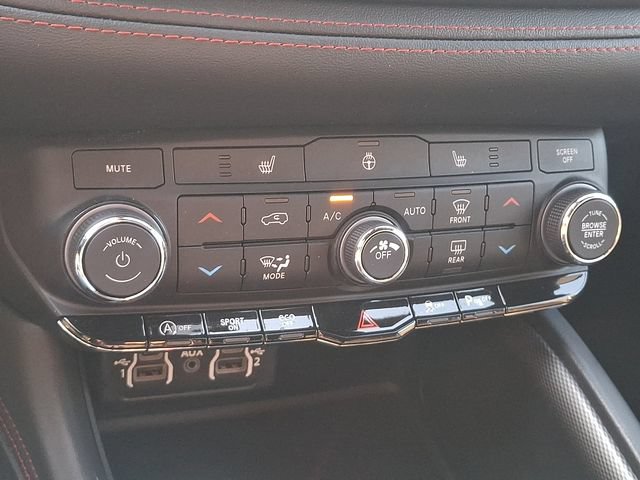 Used 2025 Dodge Durango GT AWD/4WD image 15