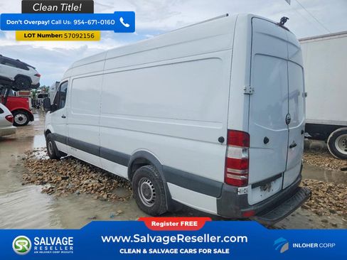Used 2015 Freightliner Sprinter 2500 RWD image 3