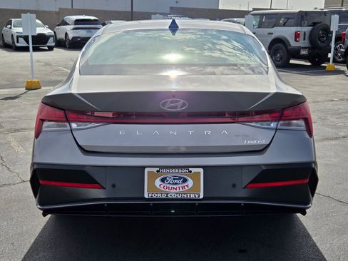Used 2024 Hyundai Elantra Limited FWD image 5