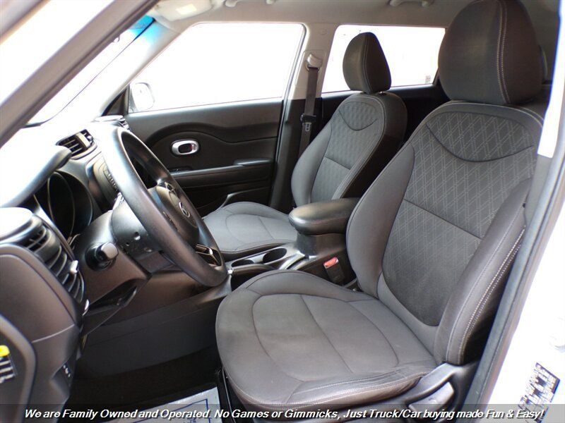 Used 2016 Kia Soul FWD image 15