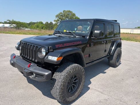 Used 2022 Jeep Wrangler Unlimited Rubicon w/ Cold Weather Group AWD/4WD image 2