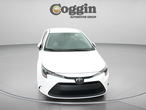 Certified 2025 Toyota Corolla LE FWD image 29