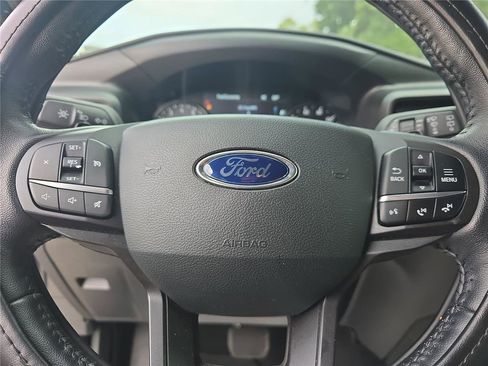 Used 2020 Ford Explorer XLT w/ Comfort Package image 27