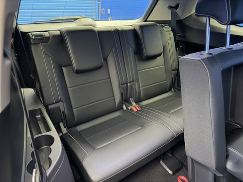 Used 2023 Volkswagen Atlas SE AWD/4WD image 26