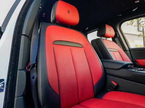 Used 2023 Rolls-Royce Cullinan Black Badge w/ Driver's Package image 86