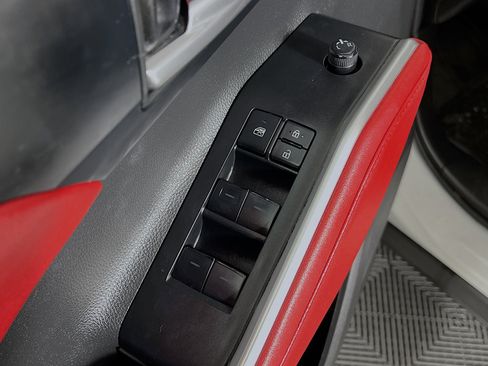 Used 2023 Toyota Highlander XSE image 19