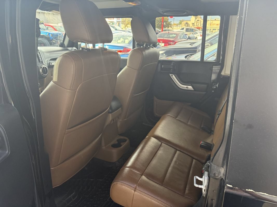 Used 2011 Jeep Wrangler Unlimited Rubicon w/ Connectivity Group AWD/4WD image 20