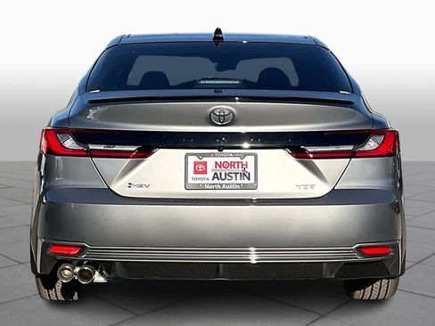 Used 2025 Toyota Camry XSE FWD image 4