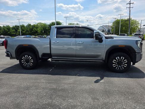 Used 2024 GMC Sierra 2500 Denali Ultimate AWD/4WD image 6
