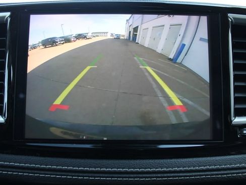 Used 2024 Chrysler Pacifica Limited FWD image 12