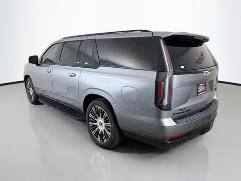 Used 2022 Cadillac Escalade ESV Sport Platinum RWD image 5
