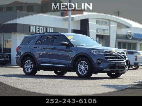 Used 2025 Ford Explorer Active w/ Active Comfort Package RWD image 1