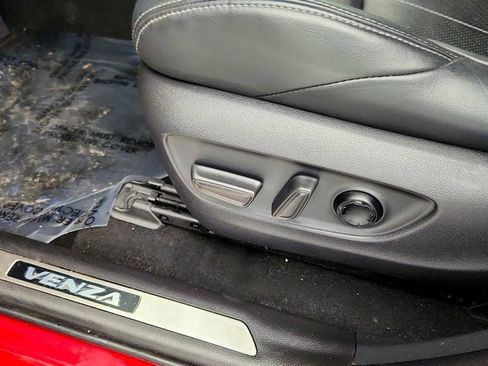 Used 2021 Toyota Venza XLE w/ Softex Package image 11