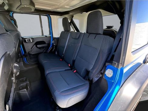 Certified 2025 Jeep Wrangler Unlimited Rubicon w/ Convenience Group AWD/4WD image 19
