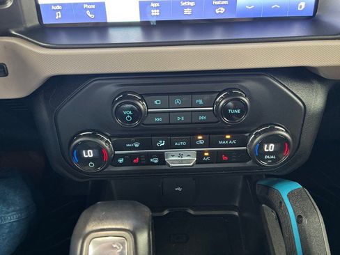 Used 2023 Ford Bronco Wildtrak AWD/4WD image 21