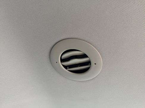 Used 2017 Chevrolet Traverse Premier image 32