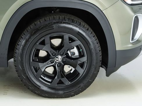 New 2026 Volkswagen Atlas Peak Edition image 14