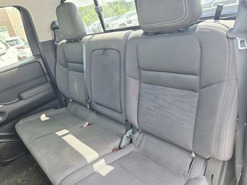 Used 2022 Nissan Frontier SV AWD/4WD image 11
