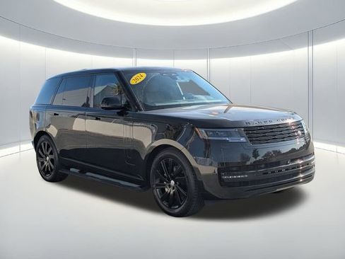 Used 2024 Land Rover Range Rover Long Wheelbase SE image 4