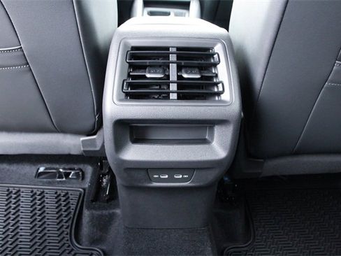 New 2026 Volkswagen Tiguan SE R-Line image 28