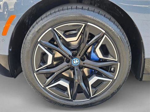 Used 2023 BMW iX xDrive50 w/ Sport Package AWD/4WD image 23