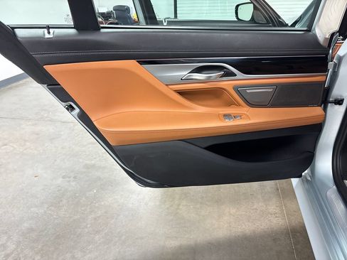 Used 2018 BMW 740i xDrive AWD/4WD image 29