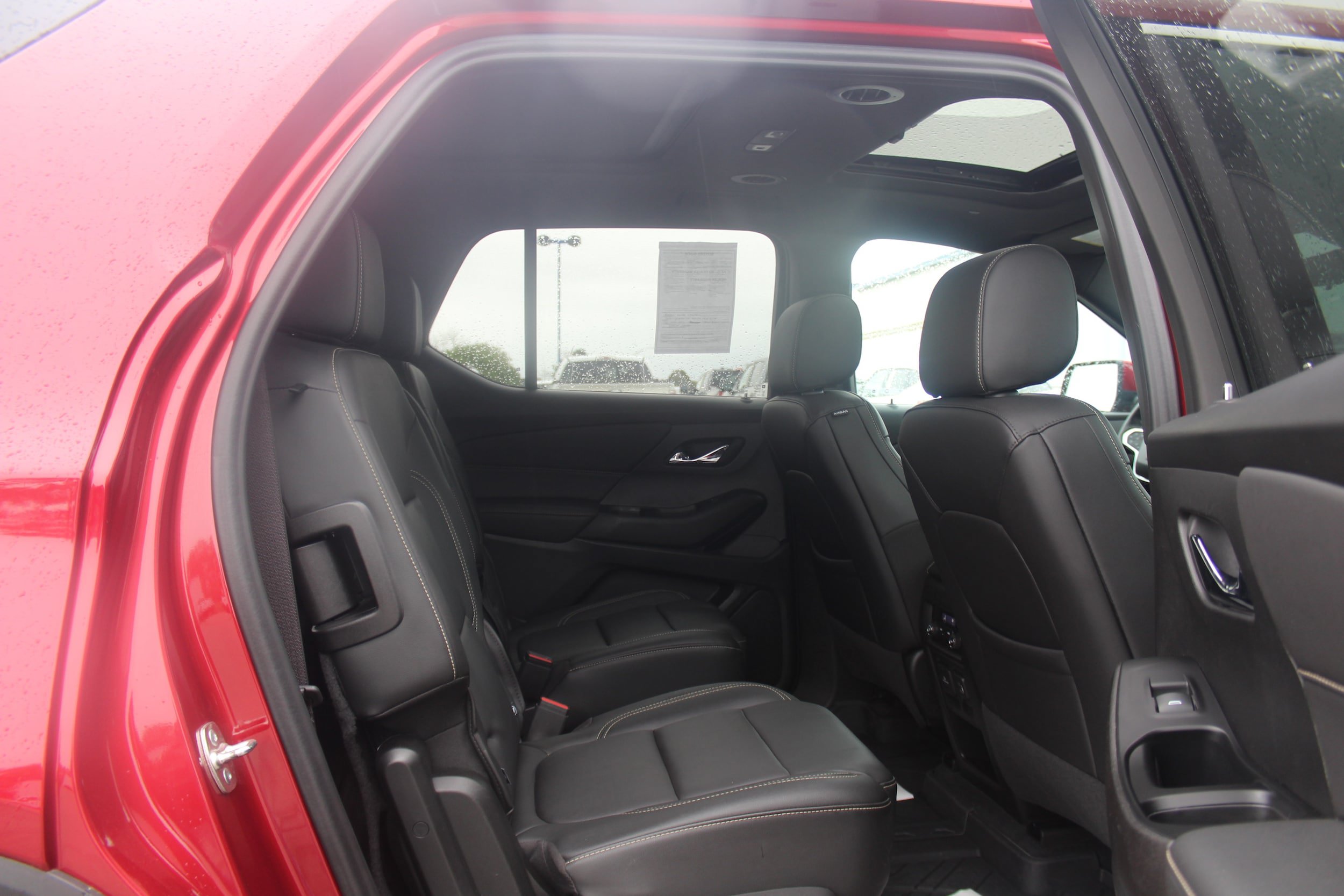 Used 2023 Chevrolet Traverse LT w/ LT Premium Package AWD/4WD image 17