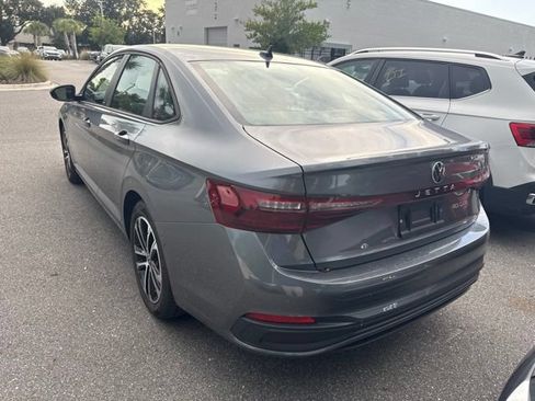 Used 2025 Volkswagen Jetta Sport FWD image 11