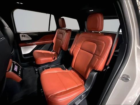 Used 2025 Lincoln Aviator Reserve w/ Equipment Group 201A AWD/4WD image 28