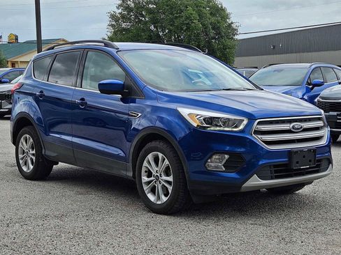 Used 2019 Ford Escape SEL image 9