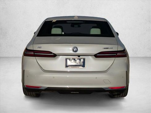 Used 2025 BMW i5 xDrive40 w/ Premium Package image 7