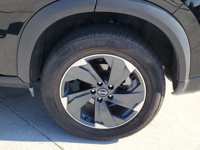 Used 2025 Nissan Rogue SV AWD/4WD image 13