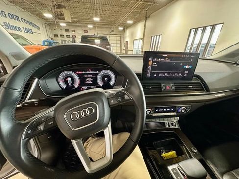 Used 2023 Audi Q5 2.0T Premium Plus w/ Premium Plus Package image 4