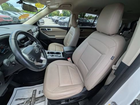 Used 2023 Ford Explorer XLT w/ Equipment Group 202A AWD/4WD image 7