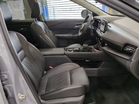 Used 2023 Nissan Rogue Platinum w/ Platinum Premium Package image 9