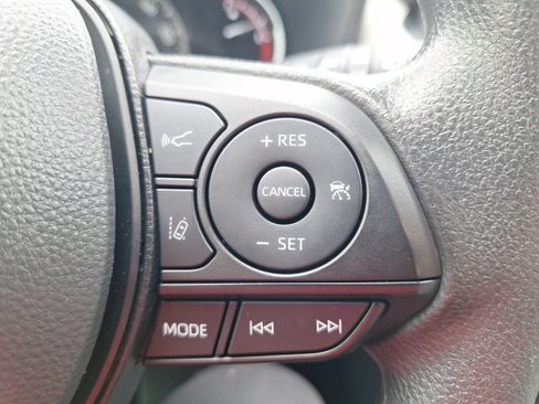 Used 2025 Toyota RAV4 XLE w/ Convenience Package FWD image 20