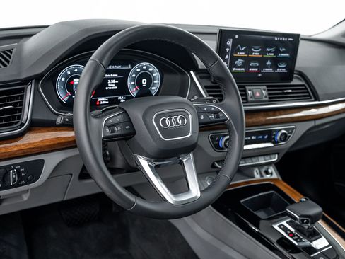 Used 2023 Audi Q5 2.0T Premium Plus w/ Premium Plus Package AWD/4WD image 11