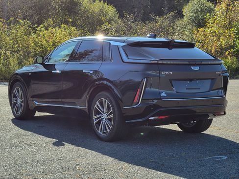 New 2026 Cadillac Lyriq Premium Luxury image 7