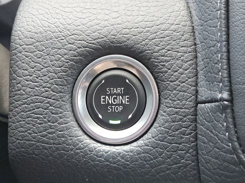 Used 2024 GMC Yukon XL Denali RWD image 19