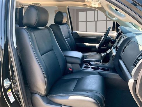 Used 2019 Toyota Sequoia TRD Sport w/ TRD Sport Premium Package image 28