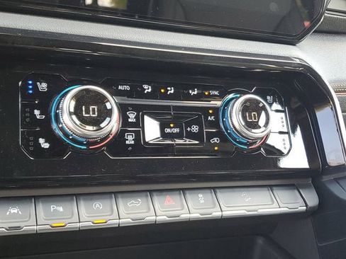 New 2026 GMC Sierra 1500 AT4 AWD/4WD image 24