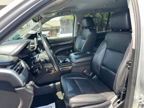 Used 2017 Chevrolet Suburban LT RWD image 20
