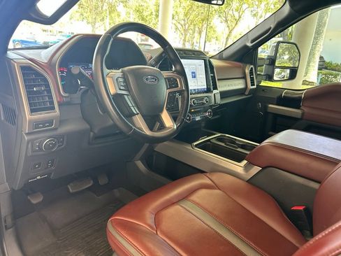 Used 2022 Ford F350 Platinum w/ FX4 Off-Road Package AWD/4WD image 7