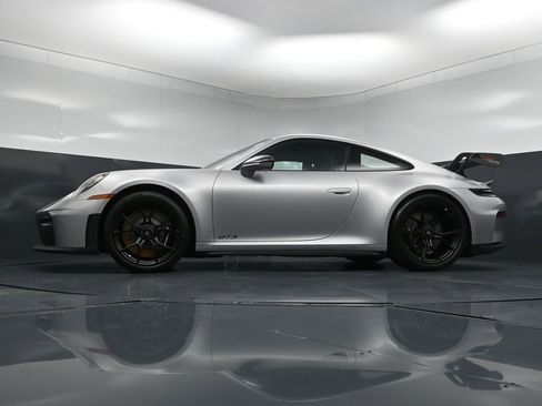 Certified 2026 Porsche 911 GT3 RWD image 21